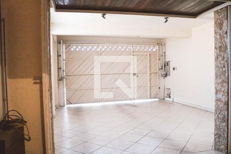 Casa à venda com 160m², 4 quartos e 4 vagas Casa à venda com 160m², 4 quartos e 4 vagasGaragem