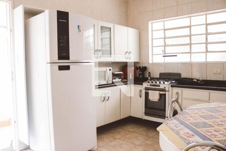 Casa à venda com 160m², 4 quartos e 4 vagas Casa à venda com 160m², 4 quartos e 4 vagasCozinha