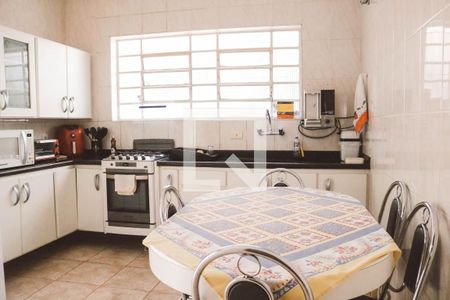 Casa à venda com 160m², 4 quartos e 4 vagas Casa à venda com 160m², 4 quartos e 4 vagasCozinha