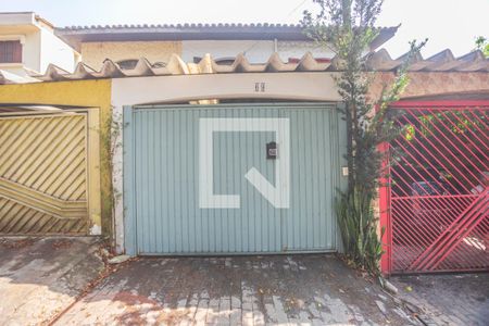 Casa à venda com 113m², 3 quartos e 1 vaga Casa à venda com 113m², 3 quartos e 1 vagaFachada