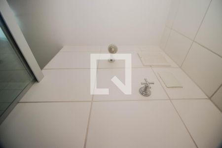 Apartamento à venda com 57m², 2 quartos e 1 vaga Apartamento à venda com 57m², 2 quartos e 1 vagaBanheiro Social