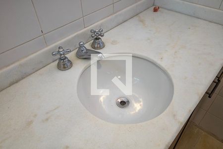 Apartamento para alugar com 140m², 3 quartos e 2 vagas Apartamento para alugar com 140m², 3 quartos e 2 vagasSuíte - Banheiro