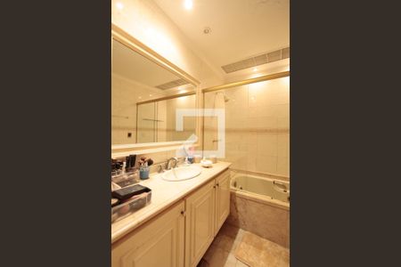 Apartamento à venda com 310m², 4 quartos e 3 vagasBanheiro