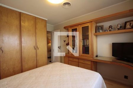 Apartamento à venda com 310m², 4 quartos e 3 vagasQuarto 2