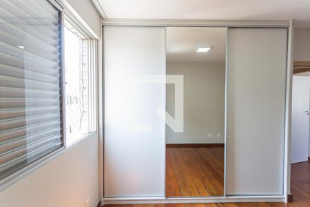 Apartamento para alugar com 139m², 4 quartos e 2 vagas Apartamento para alugar com 139m², 4 quartos e 2 vagasArmário da Suíte
