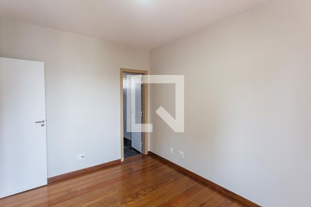 Apartamento para alugar com 139m², 4 quartos e 2 vagas Apartamento para alugar com 139m², 4 quartos e 2 vagasSuíte