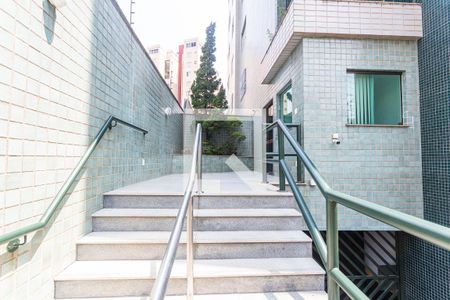 Apartamento para alugar com 139m², 4 quartos e 2 vagas Apartamento para alugar com 139m², 4 quartos e 2 vagasHall de Entrada