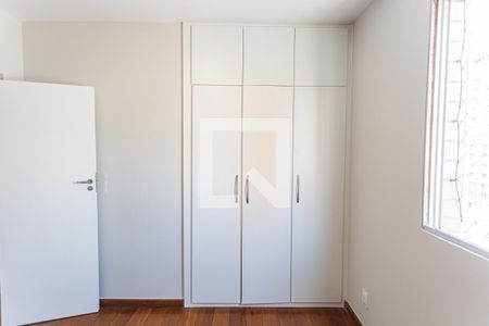 Apartamento para alugar com 139m², 4 quartos e 2 vagas Apartamento para alugar com 139m², 4 quartos e 2 vagasArmário do Quarto 2