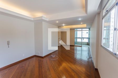 Apartamento para alugar com 139m², 4 quartos e 2 vagas Apartamento para alugar com 139m², 4 quartos e 2 vagasSala