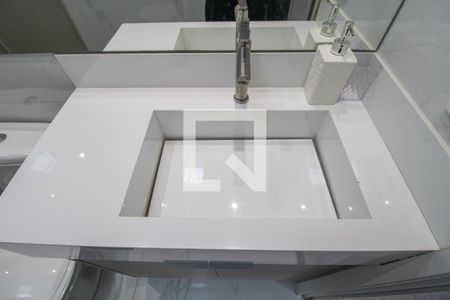 Apartamento à venda com 59m², 2 quartos e 1 vaga Apartamento à venda com 59m², 2 quartos e 1 vagaBanheiro