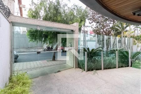 Apartamento à venda com 71m², 3 quartos e 2 vagasEntrada