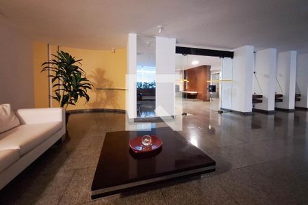 Apartamento para alugar com 140m², 3 quartos e sem vagaFachada e portaria