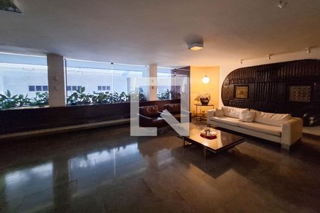 Apartamento para alugar com 140m², 3 quartos e sem vagaFachada e portaria