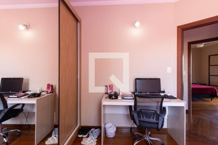 Casa à venda com 257m², 5 quartos e 4 vagasQuarto 2