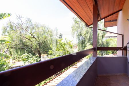 Casa à venda com 257m², 5 quartos e 4 vagasBanheiro do Quarto 1