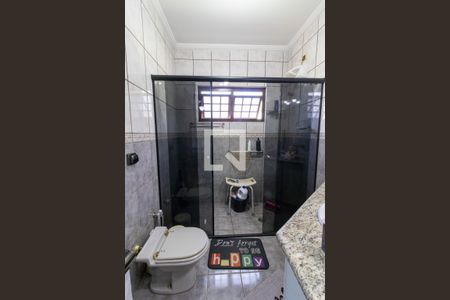 Casa à venda com 257m², 5 quartos e 4 vagasBanheiro do Quarto 1