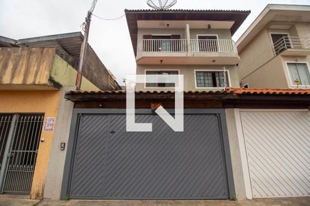 Casa para alugar com 125m², 3 quartos e 3 vagas Casa para alugar com 125m², 3 quartos e 3 vagasFachada
