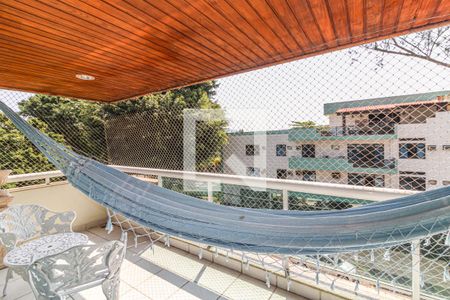 Apartamento à venda com 104m², 3 quartos e 2 vagas Apartamento à venda com 104m², 3 quartos e 2 vagasVaranda