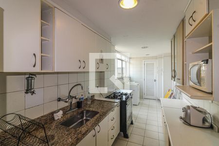 Apartamento à venda com 104m², 3 quartos e 2 vagas Apartamento à venda com 104m², 3 quartos e 2 vagasCozinha