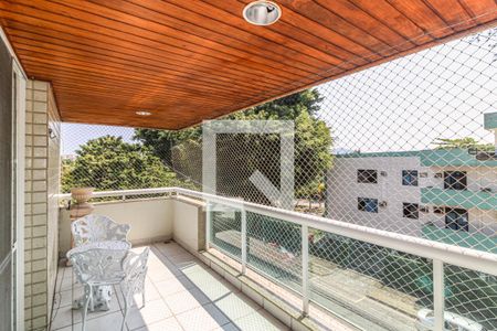 Apartamento à venda com 104m², 3 quartos e 2 vagas Apartamento à venda com 104m², 3 quartos e 2 vagasVaranda