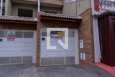 Casa à venda com 130m², 2 quartos e 2 vagasFachada