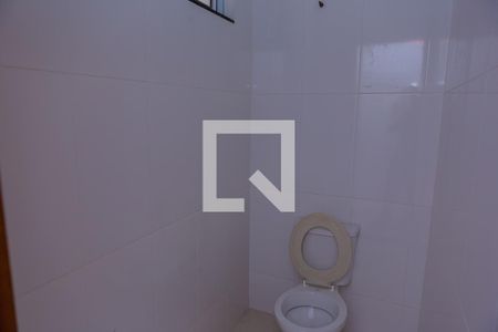 Casa à venda com 130m², 2 quartos e 2 vagasLavabo