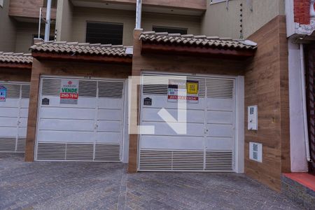 Casa à venda com 130m², 2 quartos e 2 vagasFachada