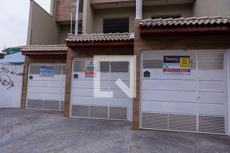 Casa à venda com 130m², 2 quartos e 2 vagasFachada