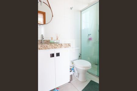 Apartamento à venda com 180m², 3 quartos e 2 vagas Apartamento à venda com 180m², 3 quartos e 2 vagasBanheiro suite