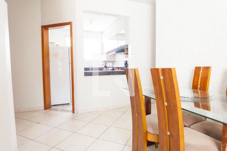 Apartamento à venda com 180m², 3 quartos e 2 vagas Apartamento à venda com 180m², 3 quartos e 2 vagasSala de Jantar