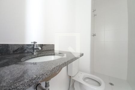 Banheiro de apartamento à venda com 1 quarto, 40m² em Centro, Campinas