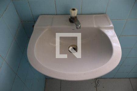 Banheiro social  de casa para alugar com 1 quarto, 29m² em Jardim Munhoz, Guarulhos