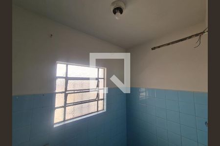 Banheiro social  de casa para alugar com 1 quarto, 29m² em Jardim Munhoz, Guarulhos