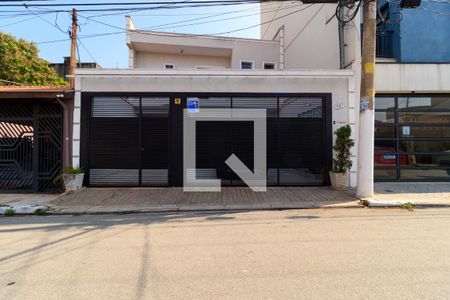 Casa à venda com 195m², 3 quartos e 4 vagasFachada