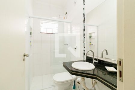 Casa à venda com 195m², 3 quartos e 4 vagasBanheiro da Suíte 1