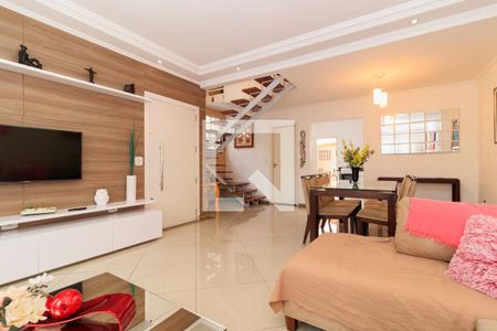 Sala de casa à venda com 3 quartos, 195m² em Vila Gustavo, São Paulo