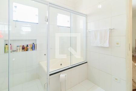 Casa à venda com 195m², 3 quartos e 4 vagasBanheiro da Suíte 1