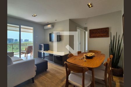 Sala de apartamento para alugar com 2 quartos, 70m² em Barra da Tijuca, Rio de Janeiro