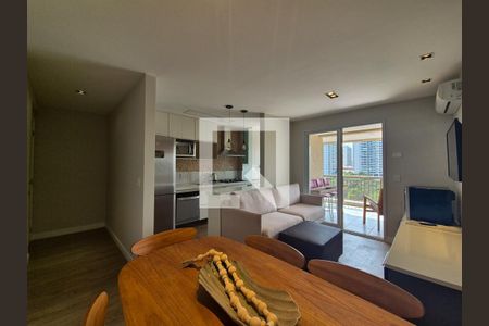 Sala de apartamento para alugar com 2 quartos, 70m² em Barra da Tijuca, Rio de Janeiro