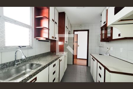 Apartamento à venda com 170m², 4 quartos e 2 vagas Apartamento à venda com 170m², 4 quartos e 2 vagasCozinha