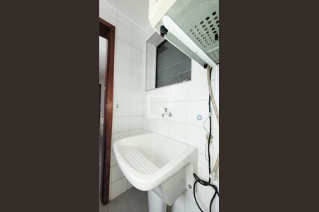 Apartamento à venda com 170m², 4 quartos e 2 vagas Apartamento à venda com 170m², 4 quartos e 2 vagasLavanderia