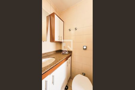 Apartamento à venda com 170m², 4 quartos e 2 vagas Apartamento à venda com 170m², 4 quartos e 2 vagasBanheiro da Suite