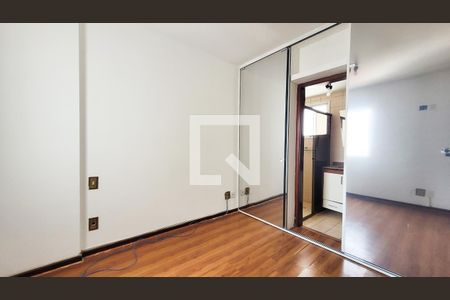 Apartamento à venda com 170m², 4 quartos e 2 vagas Apartamento à venda com 170m², 4 quartos e 2 vagasSuite