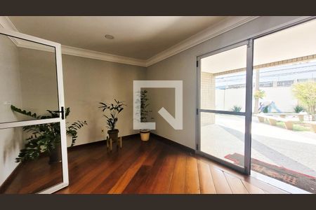 Apartamento à venda com 170m², 4 quartos e 2 vagas Apartamento à venda com 170m², 4 quartos e 2 vagasHall de entrada