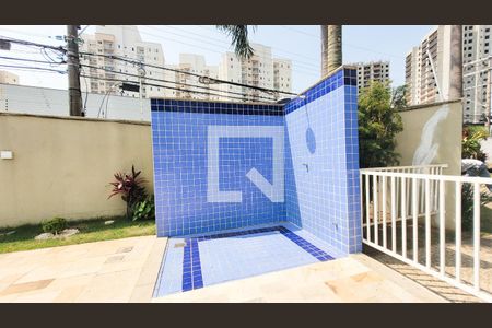 Apartamento à venda com 170m², 4 quartos e 2 vagas Apartamento à venda com 170m², 4 quartos e 2 vagasÁrea comum - Piscina