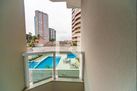 Apartamento à venda com 98m², 3 quartos e 2 vagasSacada do Quarto 1