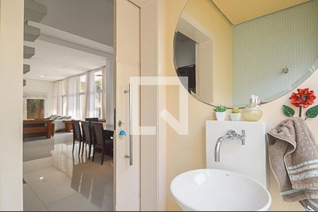 Casa à venda com 701m², 4 quartos e 5 vagasLavabo