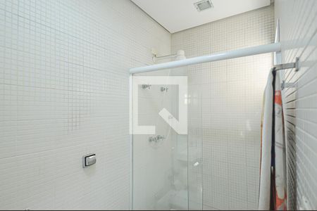 Casa à venda com 701m², 4 quartos e 5 vagasBanheiro da Suíte 1