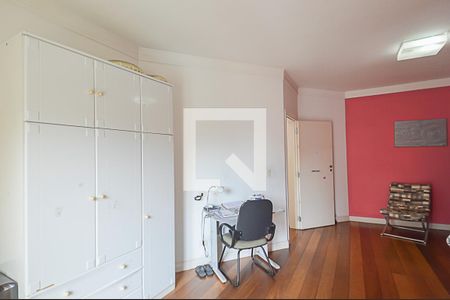 Casa à venda com 701m², 4 quartos e 5 vagasQuarto 1 - Suíte