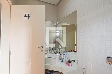 Casa à venda com 701m², 4 quartos e 5 vagasBanheiro da Suíte 3